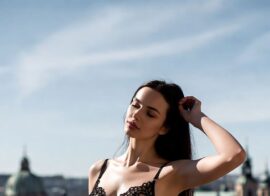 Bezpečná schůzka v hotelu – diskrétní escort Praha